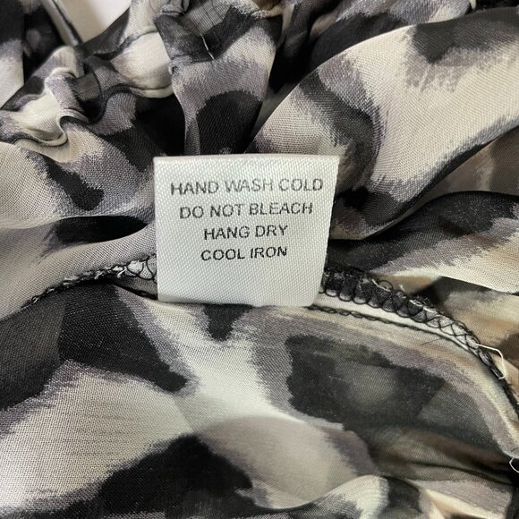 Zebra Print Blouse Size M Semi sheer Black and White Sleeveless Ruffle V Neck - Picture 8 of 8